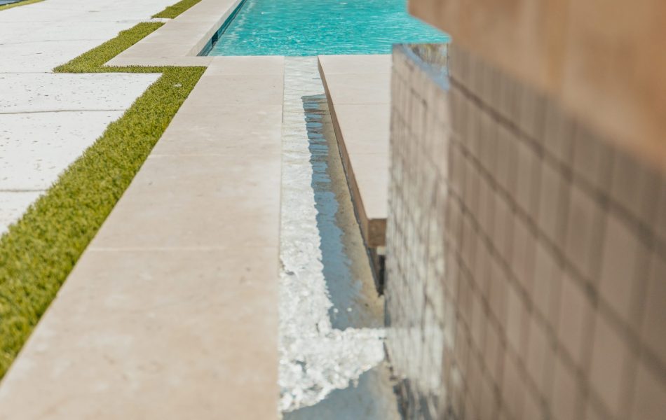 Adjoining Spas - Claffey Pools