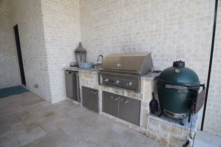 Outdoor Kitchen - Claffey Pools