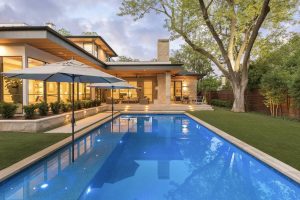 Dallas Contemporary Space Swimming Pool - Claffey Pools