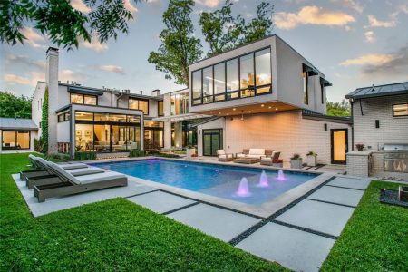 Contemporary Straight-line Space