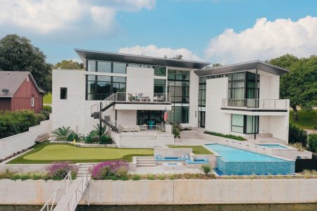 Seamless Lakeside Views